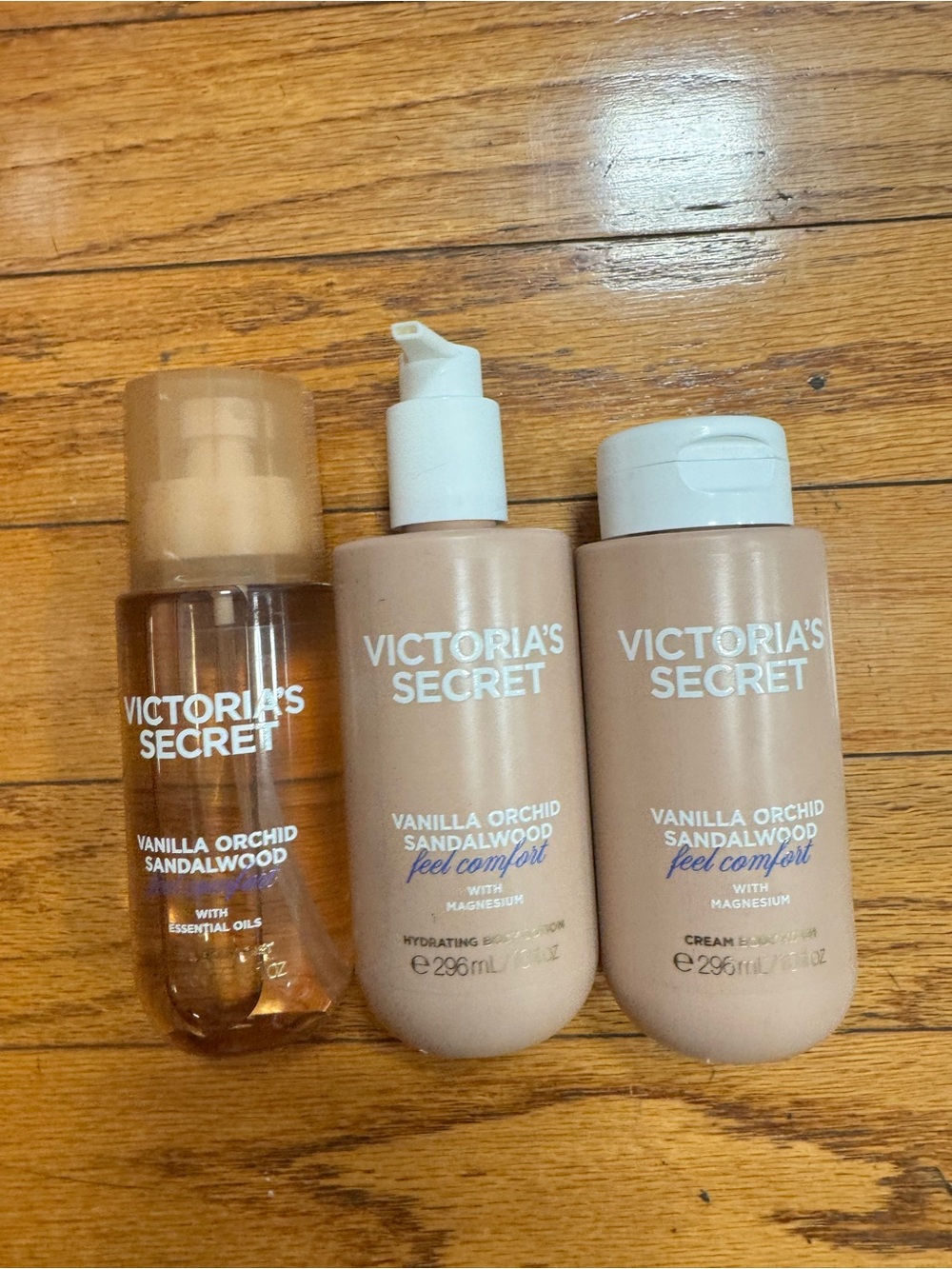Victoria's Secret Vanilla Orchid Sandalwood Body Trio in Beige and White